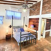 2 Casitas for 8 Guests on Beach Front w Pool AC