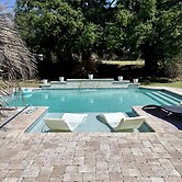 Southern Charm Estate Min From Shopping Beaches