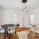 Modern 2 Bdr-flat top Location