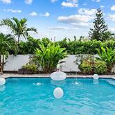 Oasis Backyard With Heated Pool Oakland Park