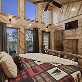 Three Bears Hideout Luxury Mountain Cabin Getaway for Families Groups