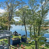 Lakefront Lodge Hot Tub Dock Kayaks