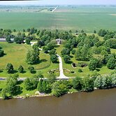 Private Riverbank 27-acre Estate 1 hr From Chicago