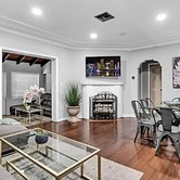 427 NE 107th Studio 6BR 3BA 7 Beds Pool Parking 2 Kitchen