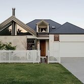 Maple on Edward Berry - by Linnaeus Collection