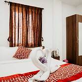 RD HOTEL ANNA STATUE