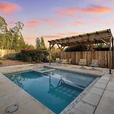 Pool + Hot Tub + Firepit + Game Room Minutes From Sebastopol & Russian