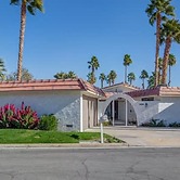 Stylish Condo With Golf Course Views