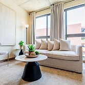 w Splendid 1BR in the Heart of Centriqo