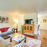 Close to Hospital & Dulles: Herndon Townhome