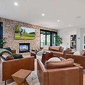 6BR Sand Valley Lodge With Hot Tub Bar Putting Green