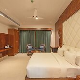 Gajraula Sukhdev Dhaba & Resort