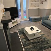 3 Bed House - Sleeps 5 - Pets - Garden - Parking