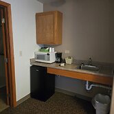 Hanks Reno Junction Lodge