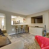 Near Airport & Interstate: Houston Area Townhome