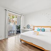 Private Entry Suite w Patio Bath Kitchenette