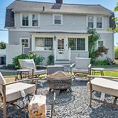 Hot Tub & Fireplace: Coastal Getaway in Maine