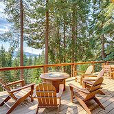 1 Mi to Beach & Golf Course! Lake Almanor Cabin