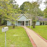 Relax By the Lake: Quiet East Texas Retreat