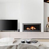 A Lux 3BR Townhouse in South Yarra, Free Parking