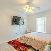 1 Flint and Kingscrest, LLC - Cozy Home Shared with Host