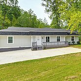 Private Deck & Yard: Home 3 Mi to Dtwn Sanford!