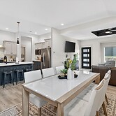 Plush & Roomy - Perfect For All Ages Near Ku & Kc 3 Bedroom Duplex