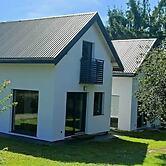 New, Comfortable Holiday Home by the sea