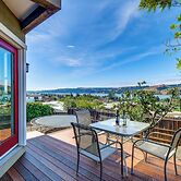 1 Mi to Downtown Benicia: Scenic Cliffside Escape