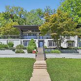 Lakefront Getaway With Private Dock & Scenic Views 3 Bedroom Home