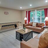 OU Home Base! 1/2 Mi to Oklahoma Memorial Stadium