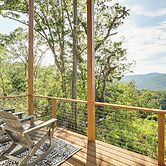 12 Mi to Asheville: Mtn-view Gem in Weaverville
