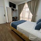 Golden Garden Hotel & Suites