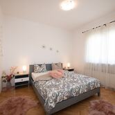 Apartments Mirjana IKA