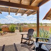 Quiet Townhome w/ Mountain Views in Green Valley