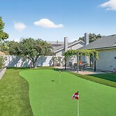 Coastal Escape With Private Mini Golf 4 Bedroom Home