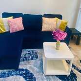 House - Sleeps 8 - Garden - Parking