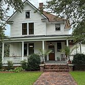 Magnolia House Bed & Breakfast