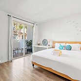 Private Entry Suite w Patio Bath Kitchenette