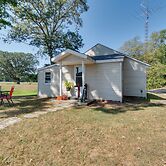 Pets Welcome: Tranquil Retreat w/ Yard in Jewett!