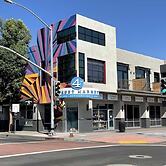 Bright Home 10 Min to Disneyland Pool GYM