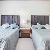 Cozy 2BR House 2 min to the Beach - Pool - Terrace