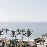 Cozy 2BR House 2 min to the Beach - Pool - Terrace