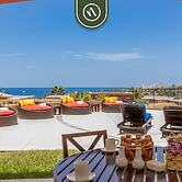 Two Bdrm Condo With Private Terrace - Ocean View