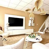 Spacious duplex in the center