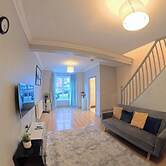 Northampton Oasis Retreat - 3-4 Bedroom House