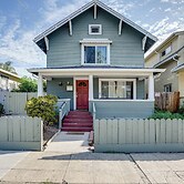 Oakland Group Retreat: Historic Home Near Downtown
