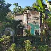 Can sleep 7 people with private parking