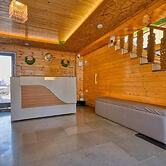 Xenious White House Eco Resort