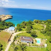 Natural Pool Villa Perfect for Families